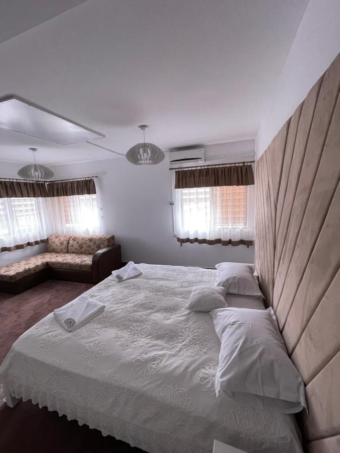 Apartelim Mînăstirea Humorului Eksteriør billede