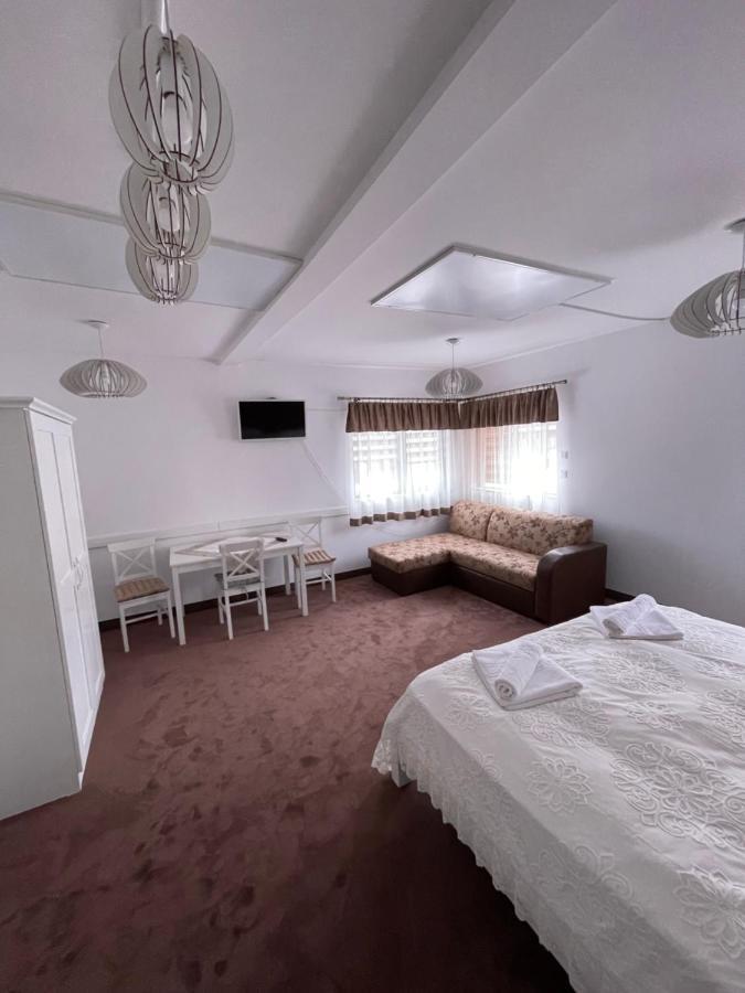 Apartelim Mînăstirea Humorului Eksteriør billede